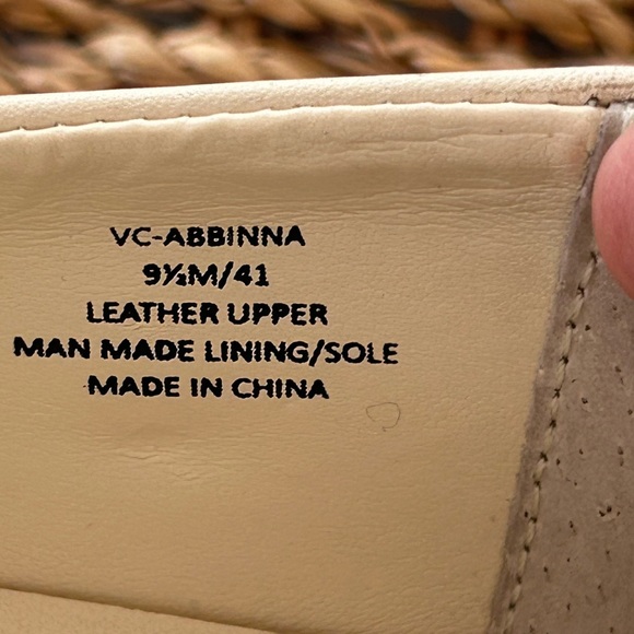 Vince Camuto Women’s Abbinna Croc Embossed Platform Flat Cream Size 9.5M - Picture 7 of 11